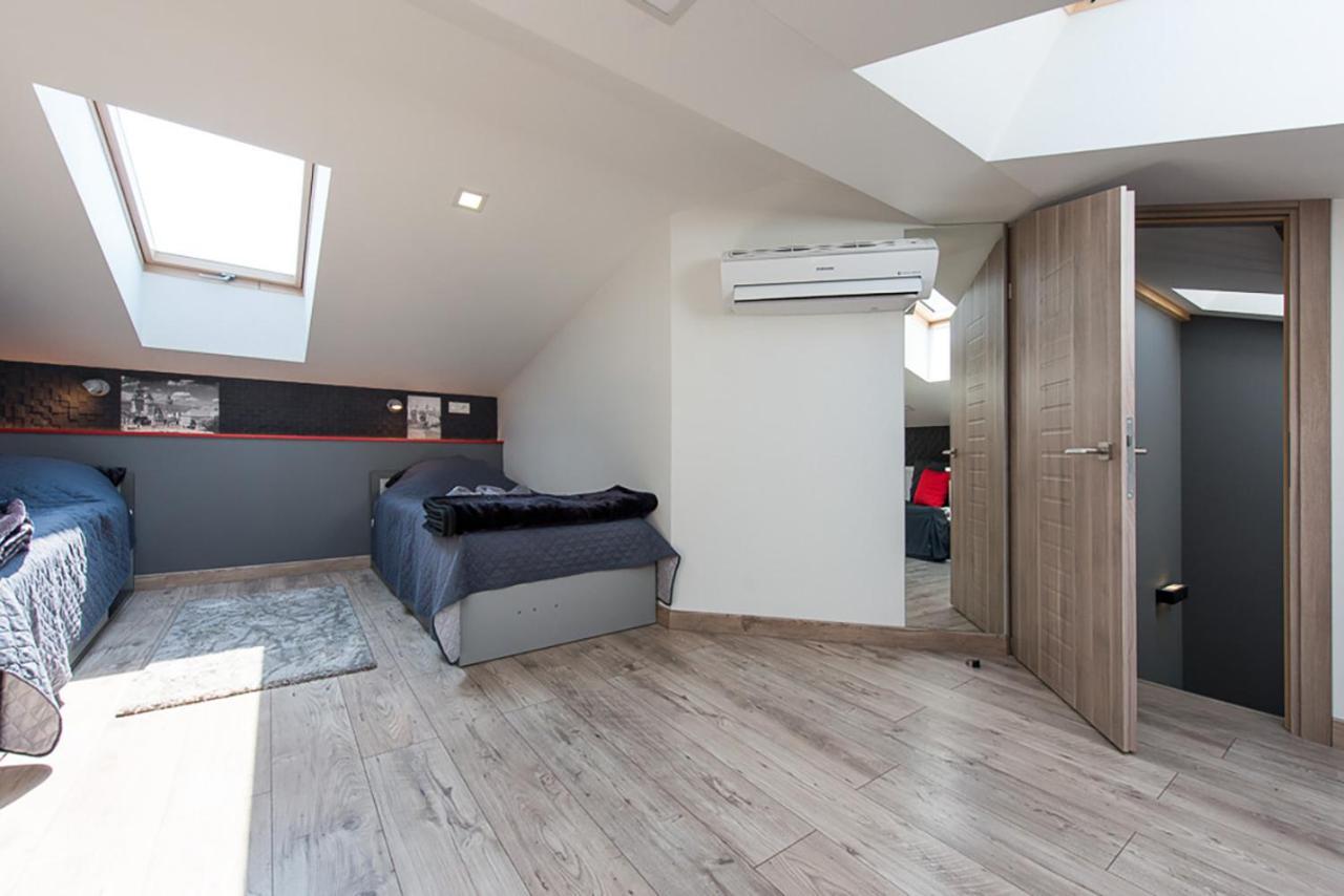 Cozy And Large 62 M2 With Air Conditioning, Old Town Krakov